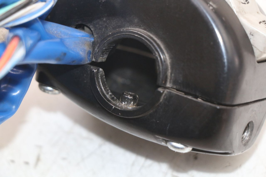 photo de MANUBRIO SINISTRO KYMCO AGILITY 4T 50 (2018 - 2022) - Dettagli dei punti di fissaggio