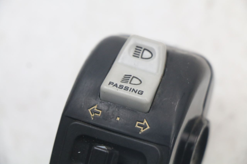 photo de MANUBRIO SINISTRO KYMCO AGILITY 4T 50 (2018 - 2022) - Zoom sullo stato d'uso