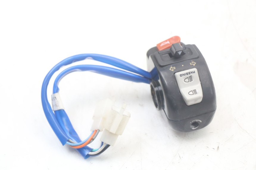 photo de MANUBRIO SINISTRO KYMCO AGILITY 4T 50 (2018 - 2022) - Primo piano tecnico