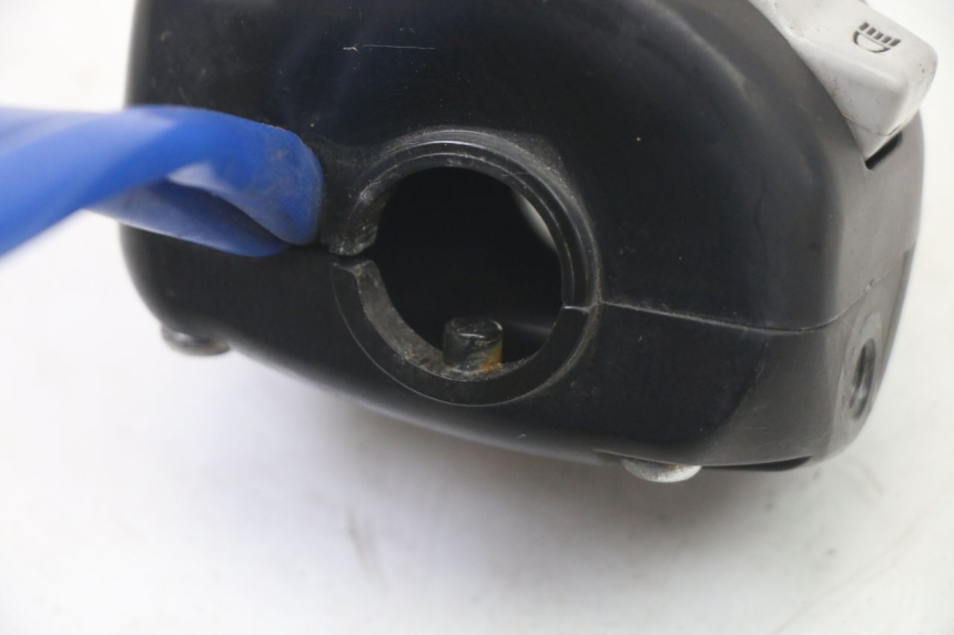 photo de MANUBRIO SINISTRO KYMCO AGILITY 4T 50 (2018 - 2022) - Dettagli dei punti di fissaggio