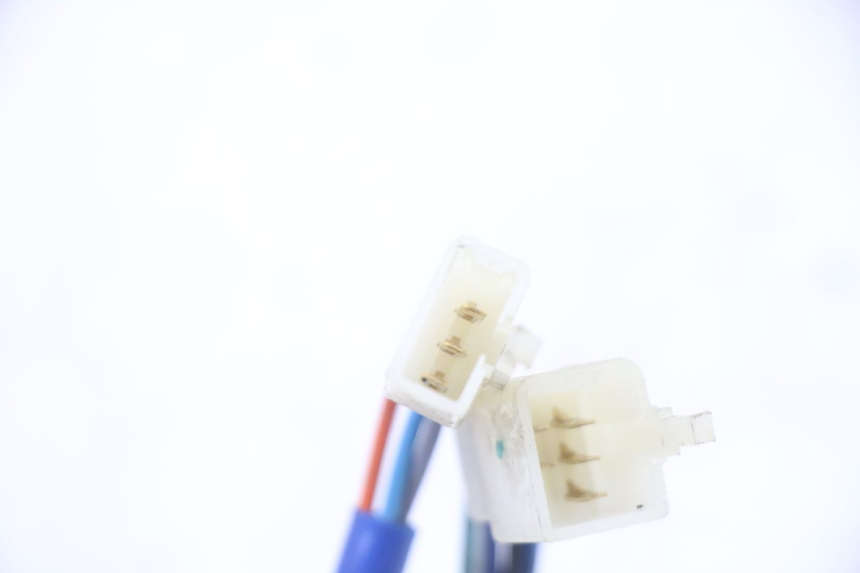 photo de MANUBRIO SINISTRO KYMCO AGILITY 4T 50 (2018 - 2022) - Marcature e riferimenti originali