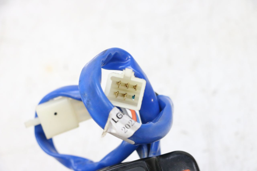 photo de MANUBRIO SINISTRO KYMCO AGILITY 4T 50 (2018 - 2022) - Zoom sullo stato d'uso