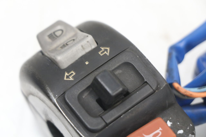 photo de COMMUTATORE SINISTRO KYMCO AGILITY CARRY 50 (2011 - 2020) - Dettagli dei punti di fissaggio