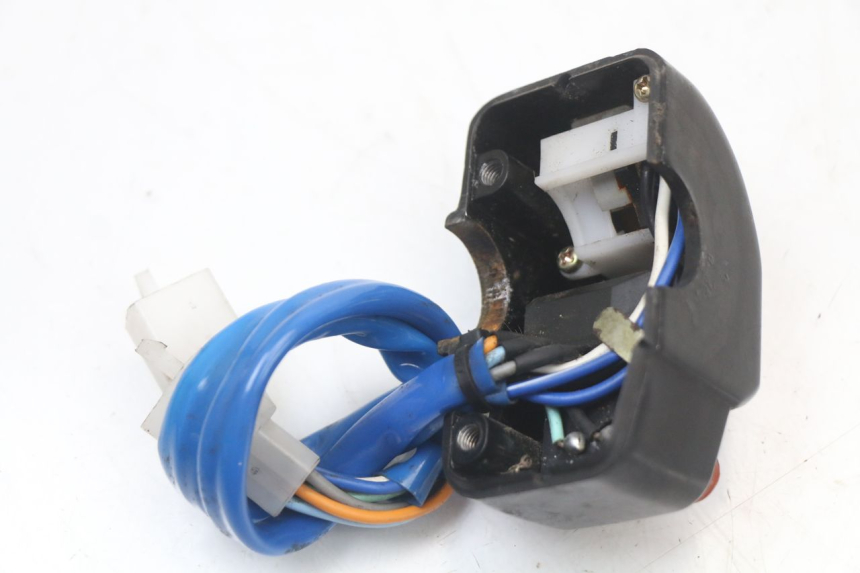 photo de COMMUTATORE SINISTRO KYMCO AGILITY PREMIUM 50 (2007 - 2010) - Primo piano tecnico