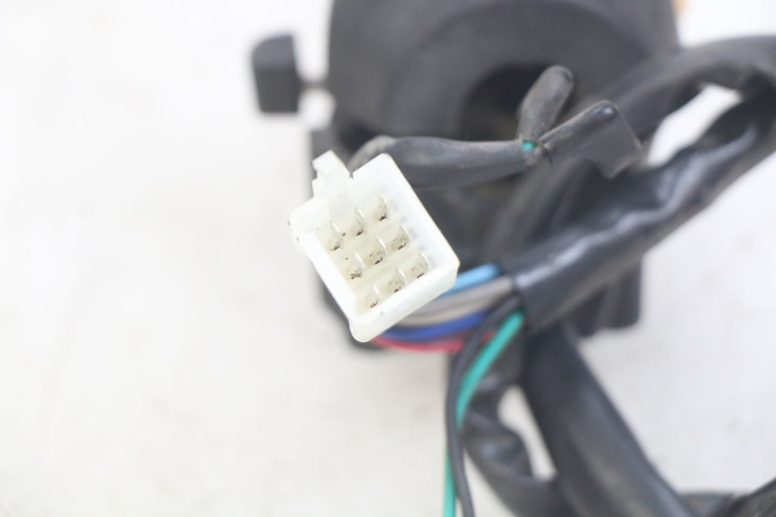 photo de MANUBRIO SINISTRO NECO ALEXONE 125 (2017 - 2024) - Dettagli dei punti di fissaggio