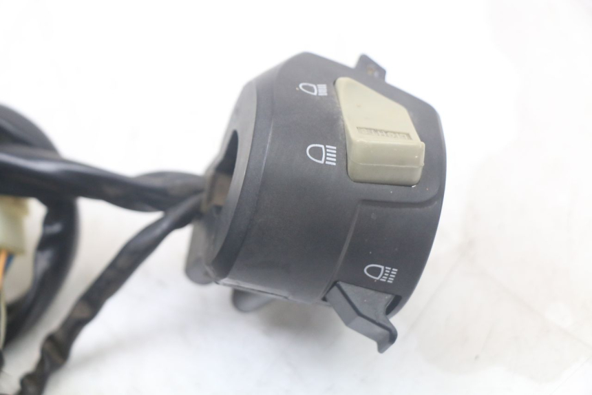 photo de MANUBRIO SINISTRO JONWAY AZTRAL 125 (2008 - 2017) - Primo piano tecnico