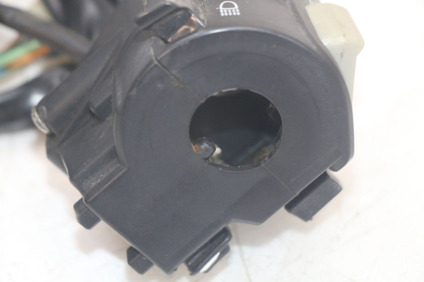 photo de MANUBRIO SINISTRO JONWAY AZTRAL 125 (2008 - 2017) - Dettagli dei punti di fissaggio