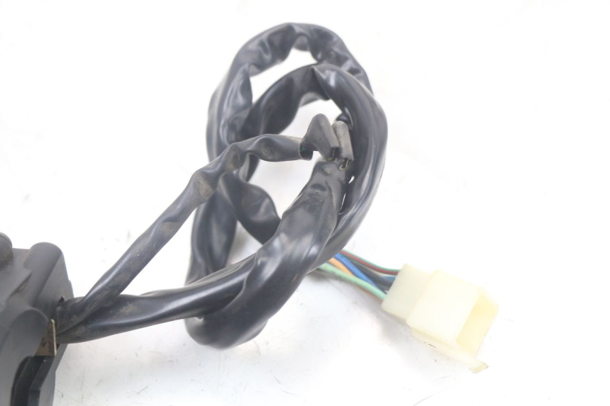 photo de MANUBRIO SINISTRO JONWAY AZTRAL 125 (2008 - 2017) - Stato della superficie e materiale