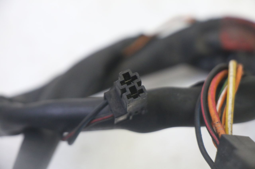 photo de COMANDO SINISTRO SUZUKI BURGMAN 125 (2007 - 2014) - Dettagli dei punti di fissaggio