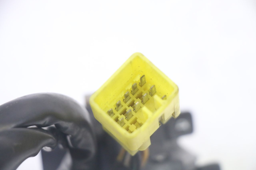 photo de COMANDO SINISTRO SUZUKI BURGMAN 125 (2007 - 2014) - Dettagli dei punti di fissaggio