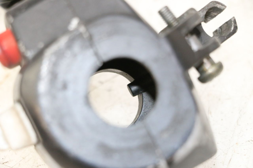 photo de COMMUTATORE SINISTRO YAMAHA BW'S 100 (1999 - 2002) - Zoom sullo stato d'uso