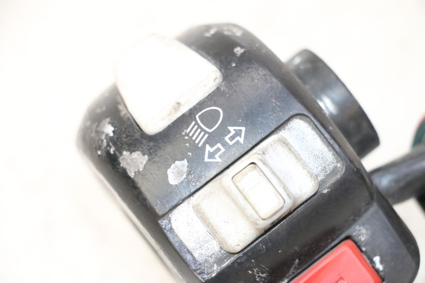 photo de COMMUTATORE SINISTRO YAMAHA BW'S 100 (1999 - 2002) - Stato della superficie e materiale