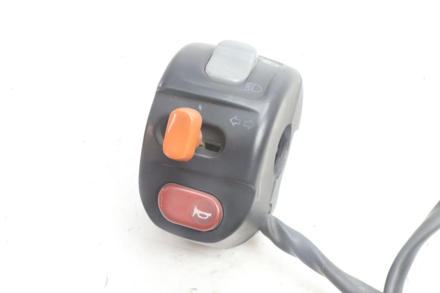 photo de MANUBRIO SINISTRO BMW C1 125 (2000 - 2003) - Dettaglio del componente