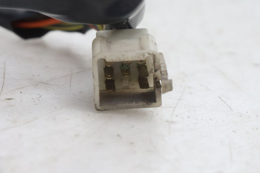 photo de MANUBRIO SINISTRO PEUGEOT CITYSTAR 125 (2011 - 2017) - Altra vista dell'articolo