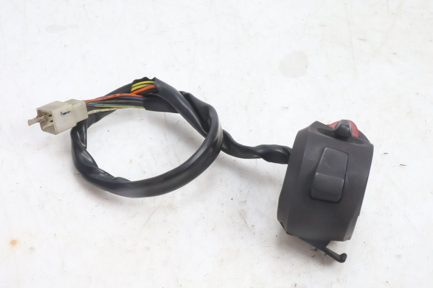 photo de MANUBRIO SINISTRO PEUGEOT CITYSTAR 125 (2011 - 2017) - Zoom sui componenti