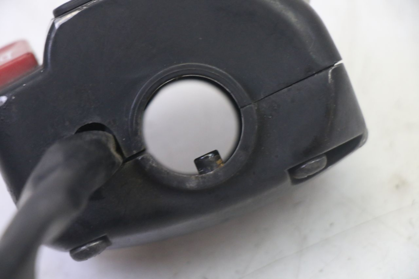 photo de COMANDO SINISTRO SYM CROX 4T 50 (2016 - 2023) - Dettagli dei punti di fissaggio