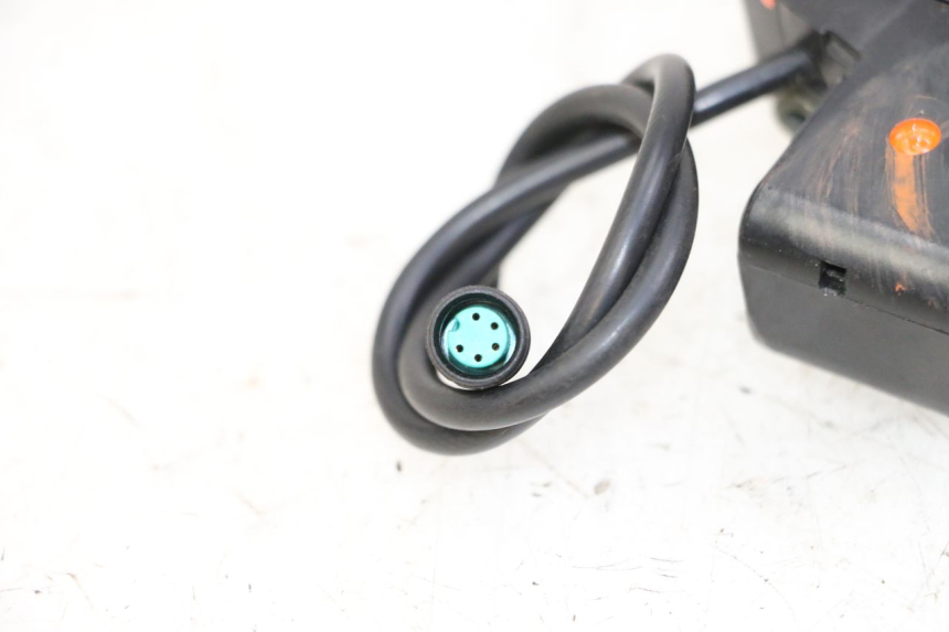 photo de COMMUTATORE SINISTRO URBANGLIDE E-CROSS PRO 1 - Zoom sullo stato d'uso