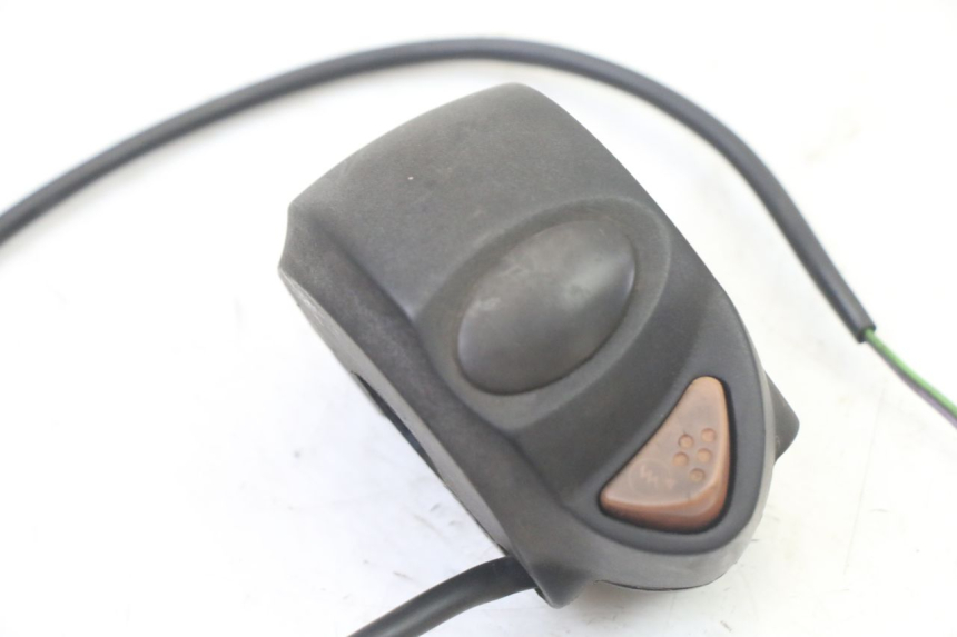 photo de COMANDO SINISTRO PEUGEOT ELYSTAR 50 (2002 - 2014) - Dettaglio del componente