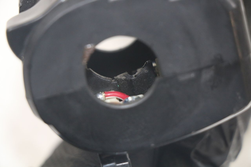 photo de COMMUTATORE SINISTRO KAWASAKI ER-6 ER6 N 650 (2012 - 2016) - Dettagli dei punti di fissaggio