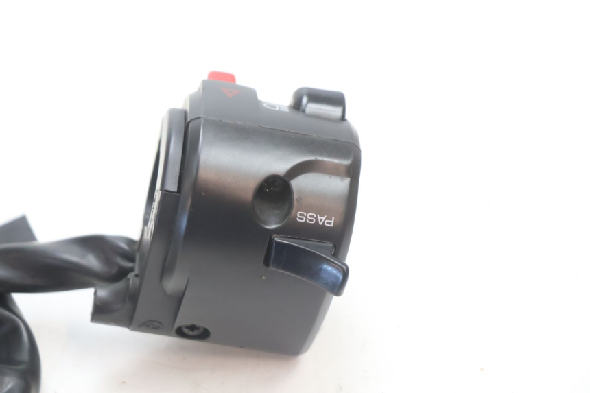 photo de COMMUTATORE SINISTRO KAWASAKI ER-6 ER6 N 650 (2005 - 2009) - Primo piano tecnico