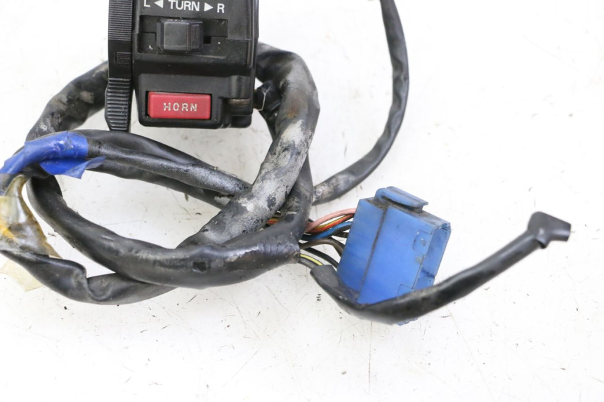 photo de COMMUTATORE SINISTRO YAMAHA FJ 36Y 1100 (1984 - 1985) - Primo piano ad alta risoluzione