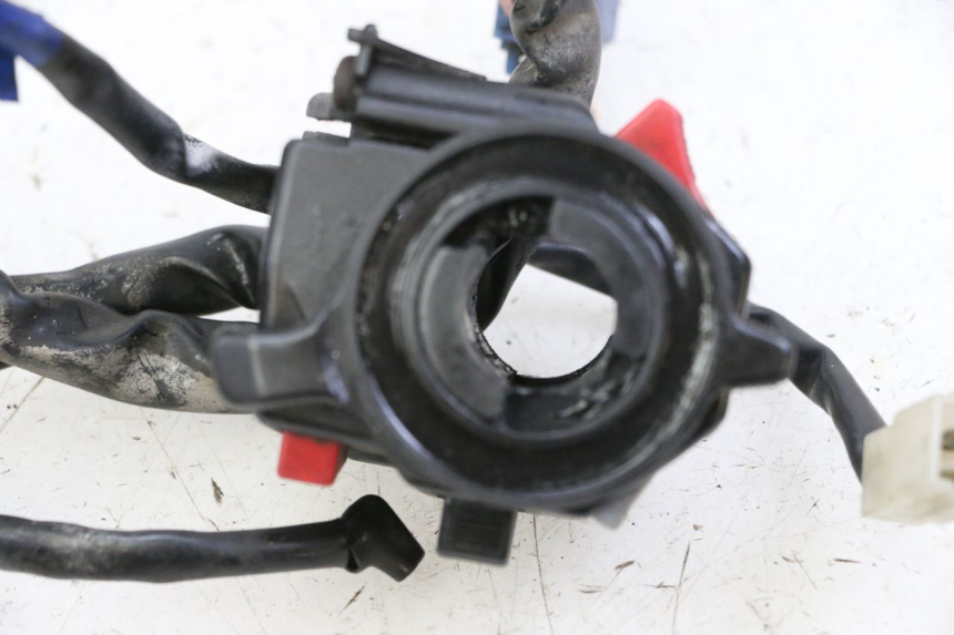 photo de COMMUTATORE SINISTRO YAMAHA FJ 36Y 1100 (1984 - 1985) - Dettagli dei punti di fissaggio