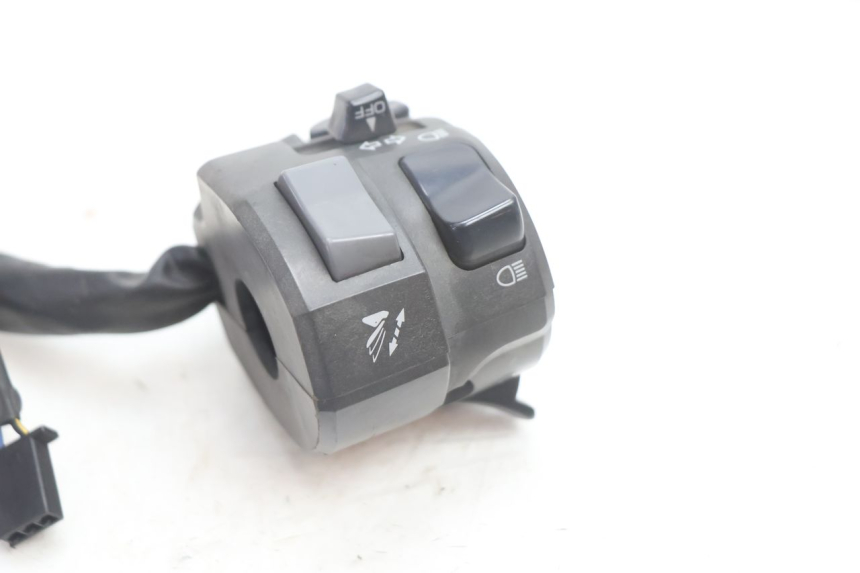 photo de COMMUTATORE SINISTRO YAMAHA FJR 1300 (2001 - 2005) - Altra angolazione