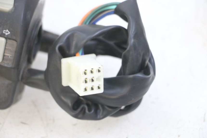 photo de COMANDO SINISTRO VENESI FLY RETRO 4T 50 (2020 - 2025) - Dettagli dei punti di fissaggio