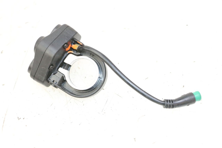 photo de COMANDO SINISTRO KUKIRIN G2 MASTER 1 - Dettaglio del componente