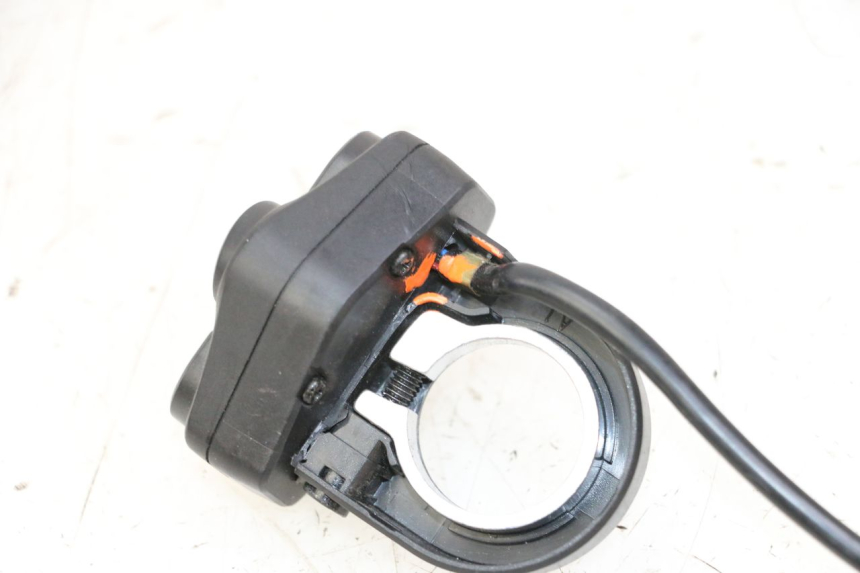 photo de COMANDO SINISTRO KUKIRIN G2 MASTER 1 - Zoom sullo stato d'uso