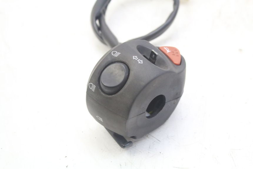 photo de COMMUTATORE SINISTRO PEUGEOT GEOPOLIS RS 125 (2007 - 2009) - Primo piano tecnico