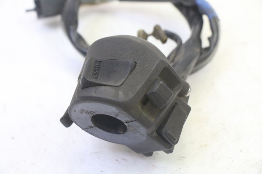 photo de COMMUTATORE SINISTRO KYMCO GRAND DINK 125 (2002 - 2007) - Zoom sullo stato d'uso