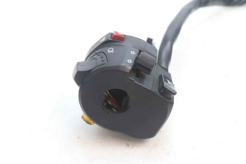 photo de COMMUTATORE SINISTRO SUZUKI GSR 600 (2005 - 2012) - Altra angolazione