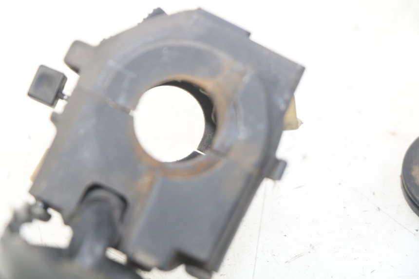 photo de MANUBRIO SINISTRO SUZUKI GSX-F GSX  F 1100 (1988 - 1994) - Dettaglio del componente