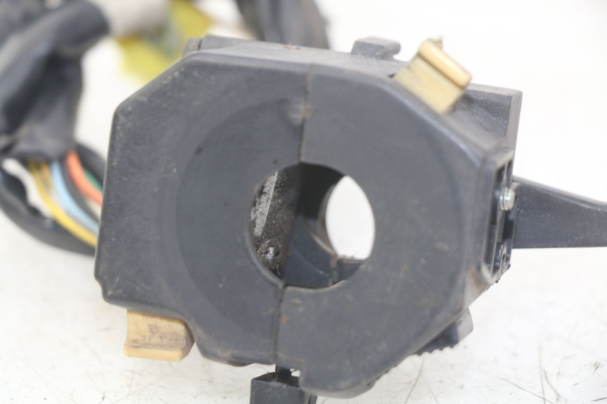 photo de MANUBRIO SINISTRO SUZUKI GSX-F GSX  F 1100 (1988 - 1994) - Altra angolazione