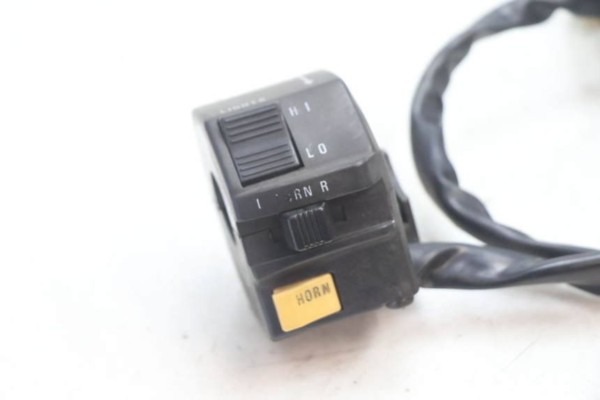 photo de COMMUTATORE SINISTRO SUZUKI GSX F GSXF 750 (1988 - 1998) - Dettaglio del componente