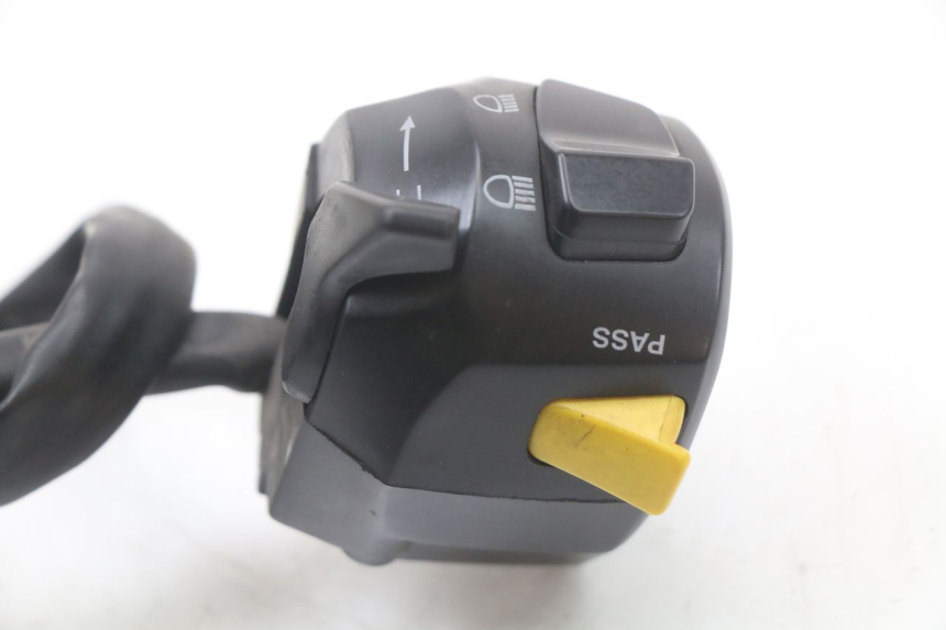 photo de COMMUTATORE SINISTRO HYOSUNG GTR 125 (2006 - 2008) - Primo piano tecnico