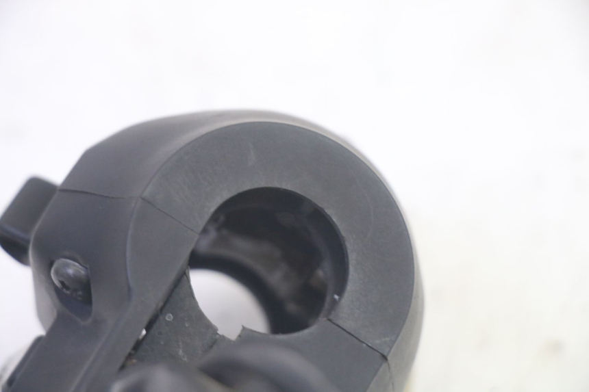 photo de COMMUTATORE SINISTRO SYM GTS EVO 125 (2009 - 2013) - Stato della superficie e materiale