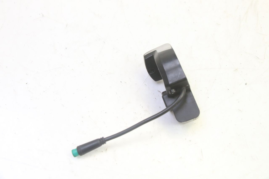 photo de COMMUTATORE SINISTRO HITWAY H5 1 - Primo piano tecnico