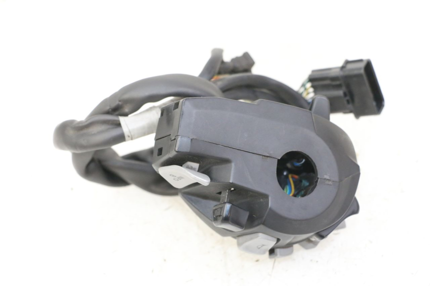 photo de COMMUTATORE SINISTRO HONDA FORZA 125 (2021 - 2025) - Dettagli dei punti di fissaggio