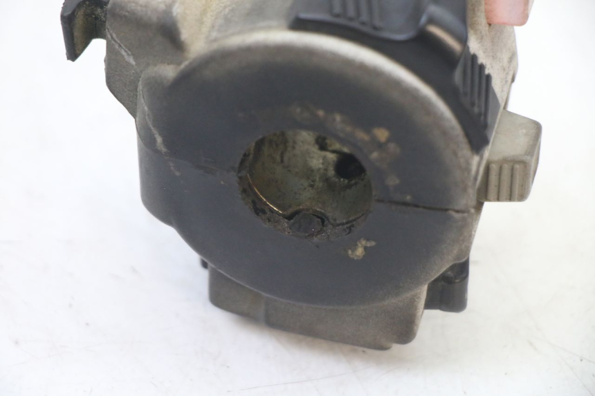 photo de COMMUTATORE SINISTRO HONDA MTX TC02 125 (1987 - 1989) - Dettagli dei punti di fissaggio