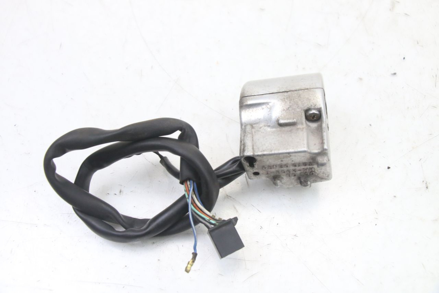 photo de COMMUTATORE SINISTRO HONDA VT C2 SHADOW 750 (1997 - 2001) - Primo piano tecnico