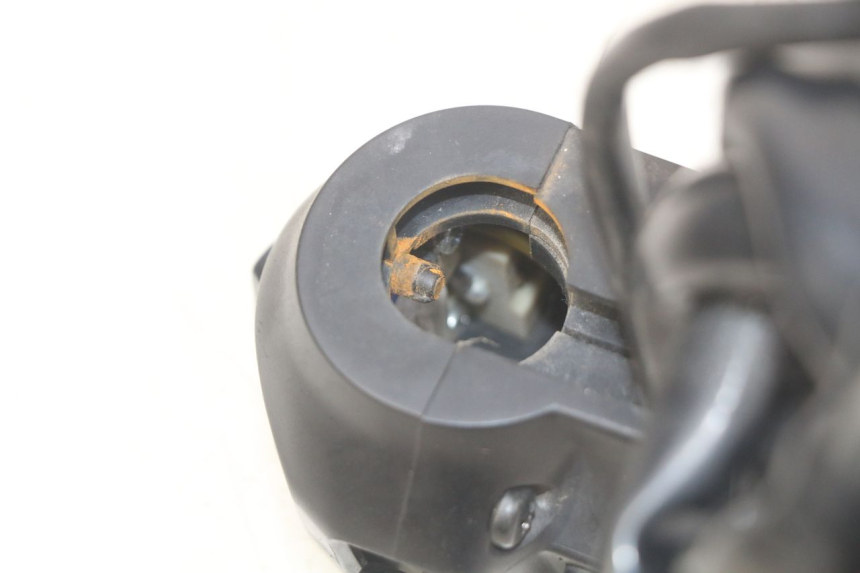 photo de MANUBRIO SINISTRO SYM JET SPORT XR 50 (2006 - 2015) - Altra angolazione