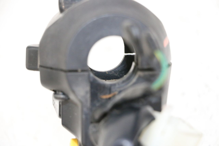 photo de COMMUTATORE SINISTRO SYM JOYMAX 125 (2010 - 2017) - Primo piano tecnico