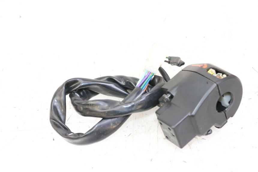 photo de COMMUTATORE SINISTRO SYM JOYMAX 125 (2010 - 2017) - Dettagli dei punti di fissaggio