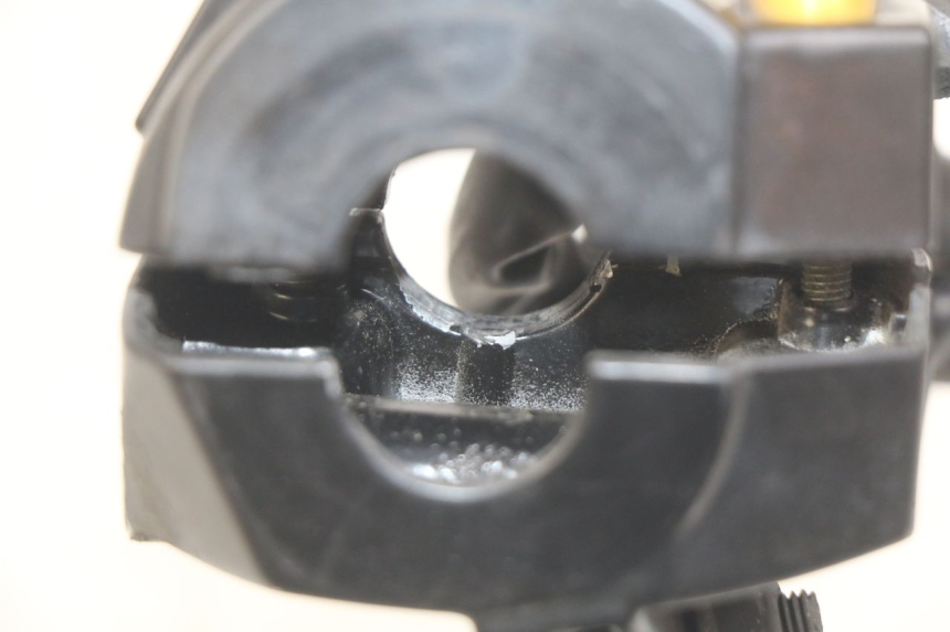 photo de COMANDO SINISTRO PEUGEOT KISBEE 2T 50 (2010 - 2017) - Zoom sullo stato d'uso