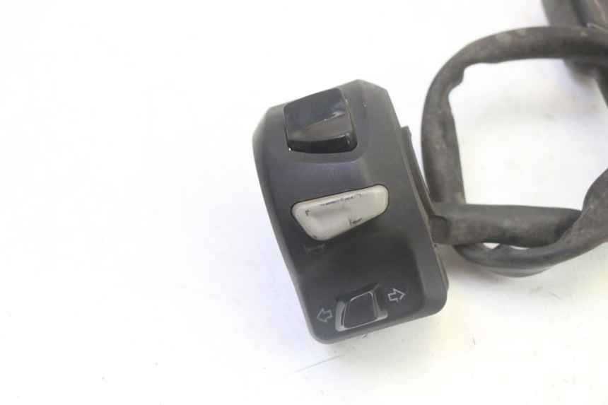 photo de COMANDO SINISTRO PEUGEOT KISBEE 4T 50 (2018 - 2022) - Dettaglio del componente