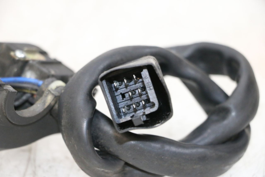 photo de COMANDO SINISTRO PEUGEOT KISBEE 4T 50 (2010 - 2017) - Zoom sullo stato d'uso