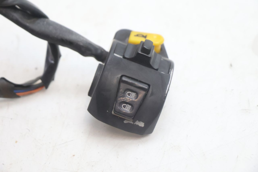 photo de COMANDO SINISTRO PEUGEOT KISBEE 4T 50 (2010 - 2017) - Altra angolazione