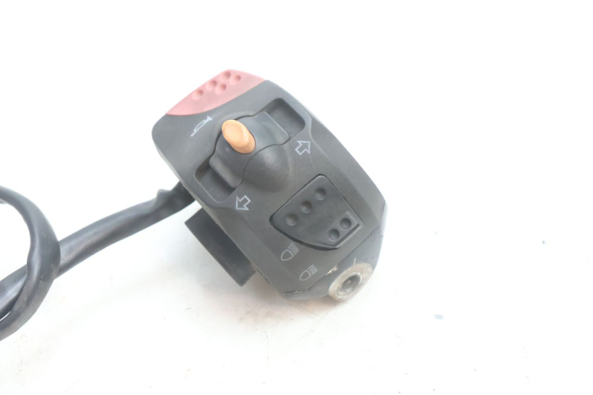 photo de COMMUTATORE SINISTRO PEUGEOT LUDIX BLASTER 50 (2006 - 2014) - Altra angolazione